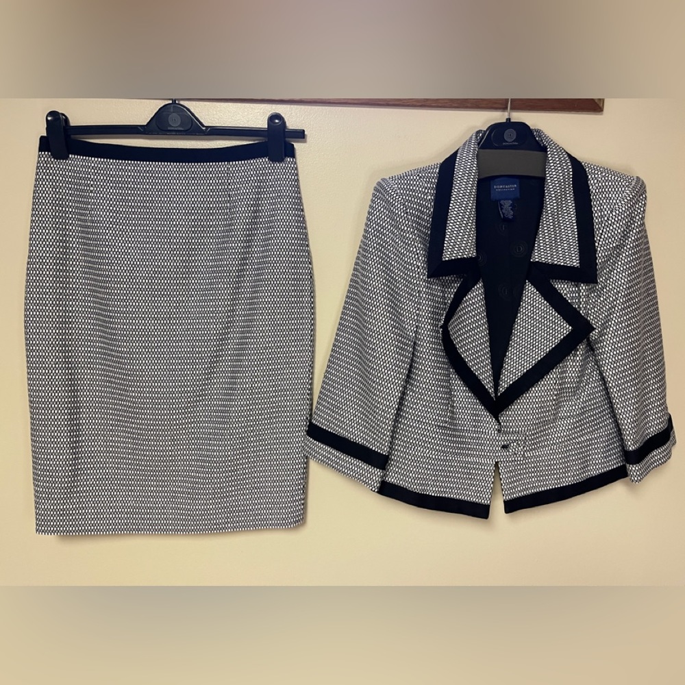 SALE! NWT! Doncaster 2 Piece Suit W/Belt Size 8 Black & White W/Silver Thread